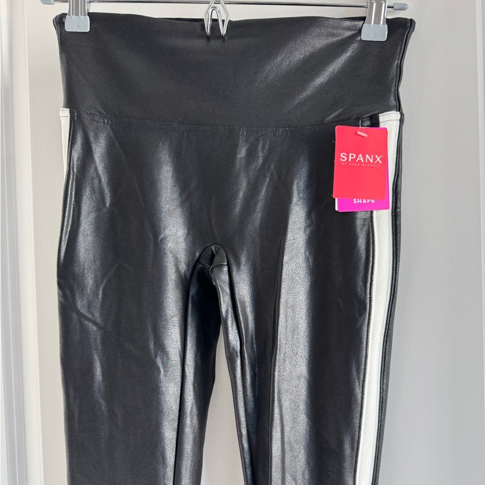 SPANX Black and White Women’s Leggings with Bold Stripe Size Small